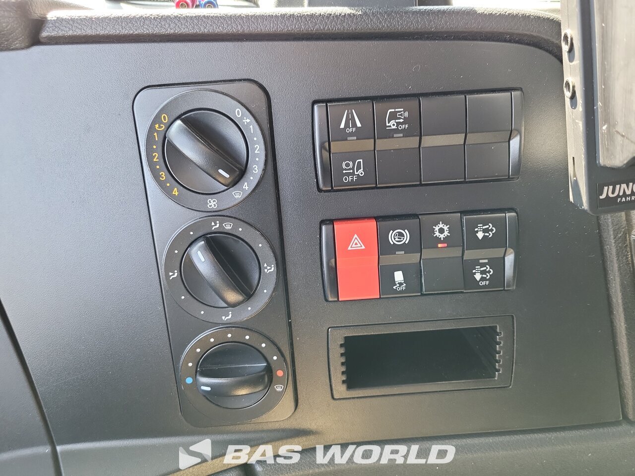 Other : Mercedes Atego 1223 Carrosseries fourgons