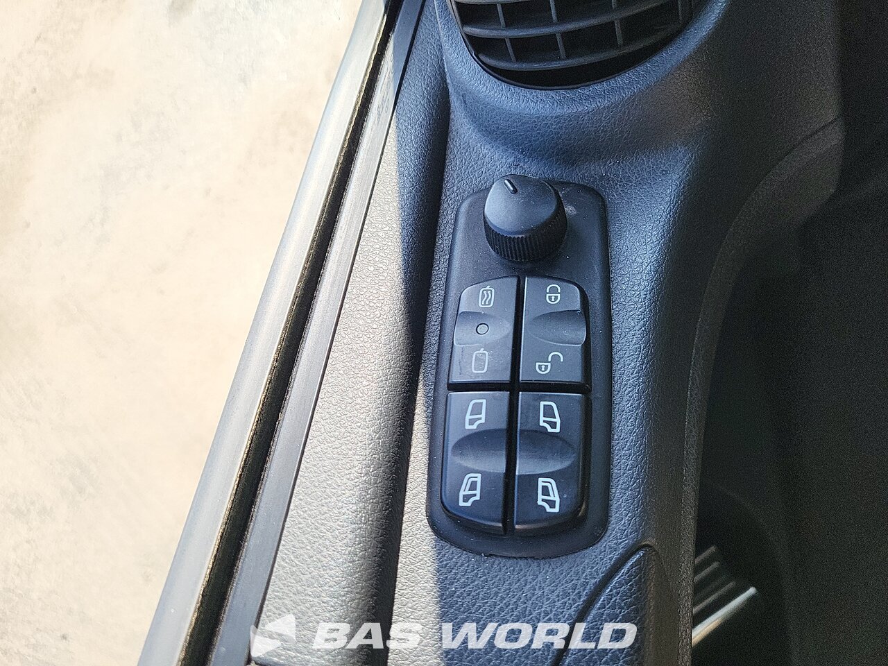 Other : Mercedes Atego 1223 Carrosseries fourgons