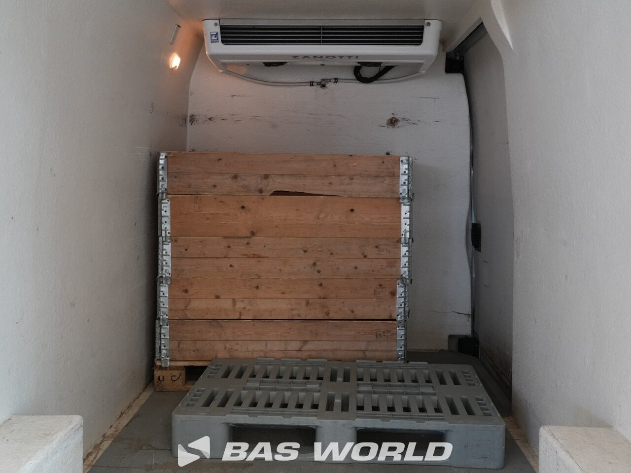 Other : Renault Master 135PK Geschlossener Kühlkoffer
