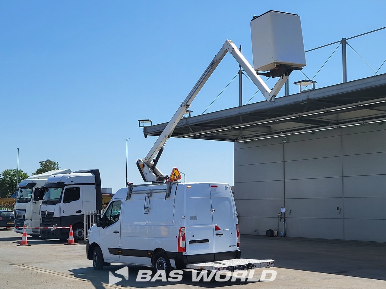 Other : Renault Master 145PK Hydraulisk arbetsplattform