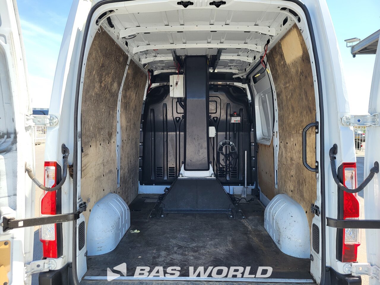 Other : Renault Master 145PK Hydraulisk arbetsplattform