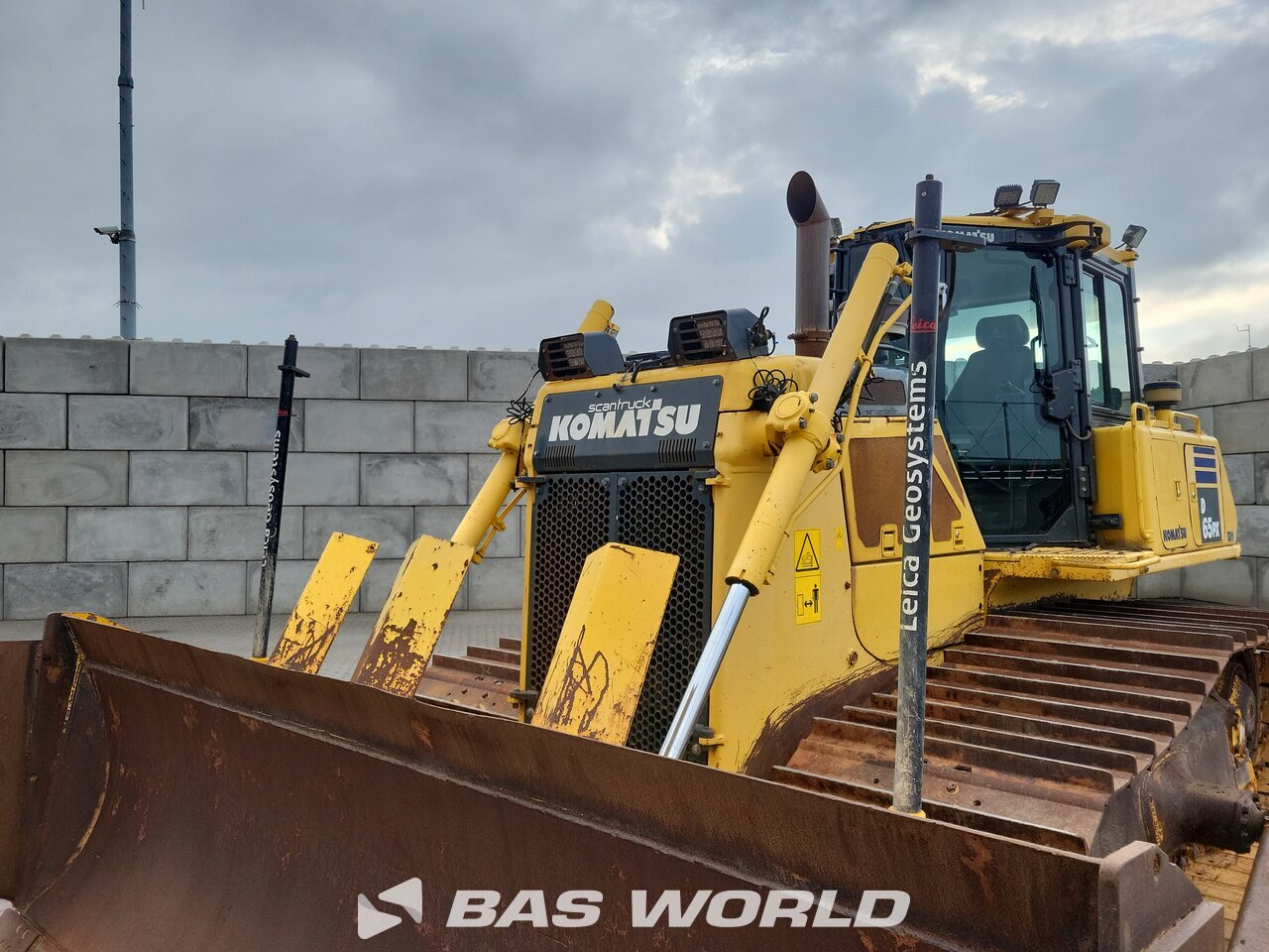 Other : Komatsu D65 PX -18 Buldožer gusjeničari