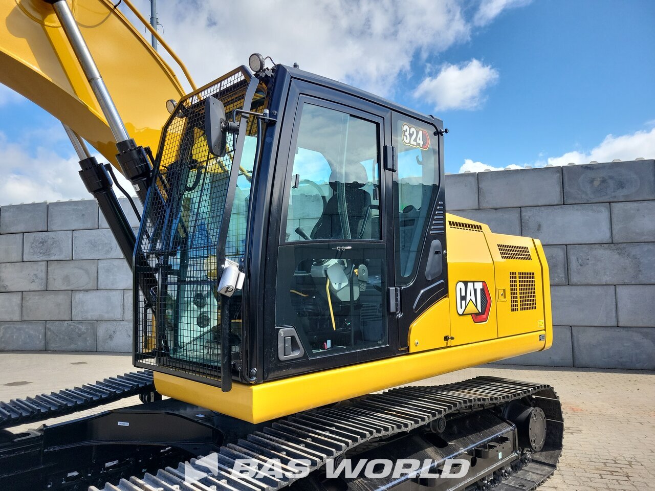 Other : Caterpillar 324 حفارة مجنزرة