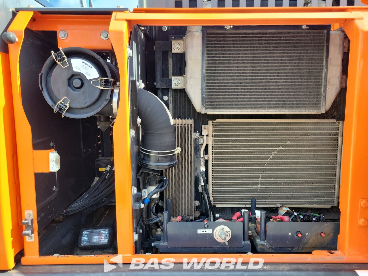 Other : Doosan DX140 LC-5 حفارة مجنزرة