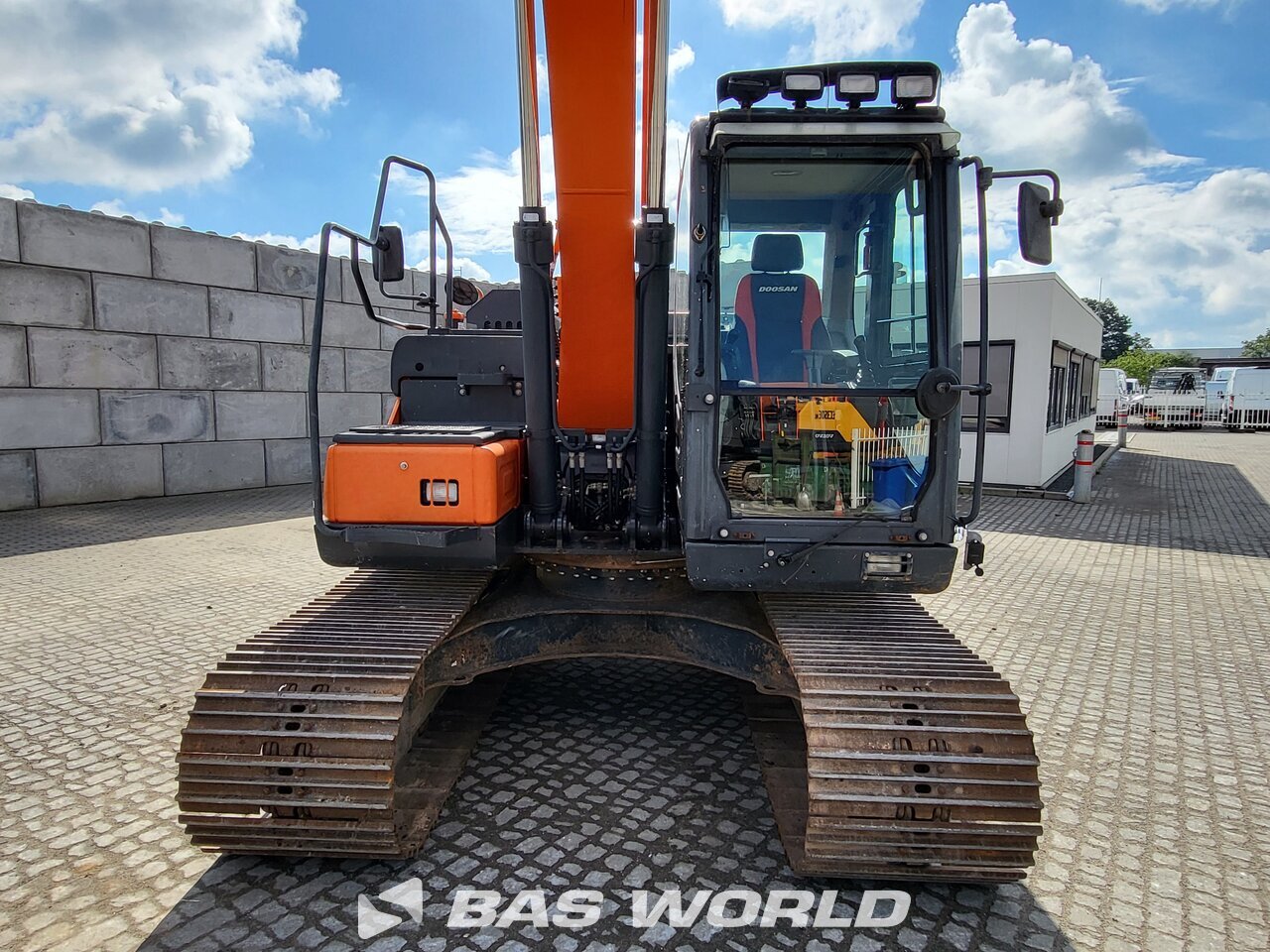 Other : Doosan DX140 LC-5 حفارة مجنزرة