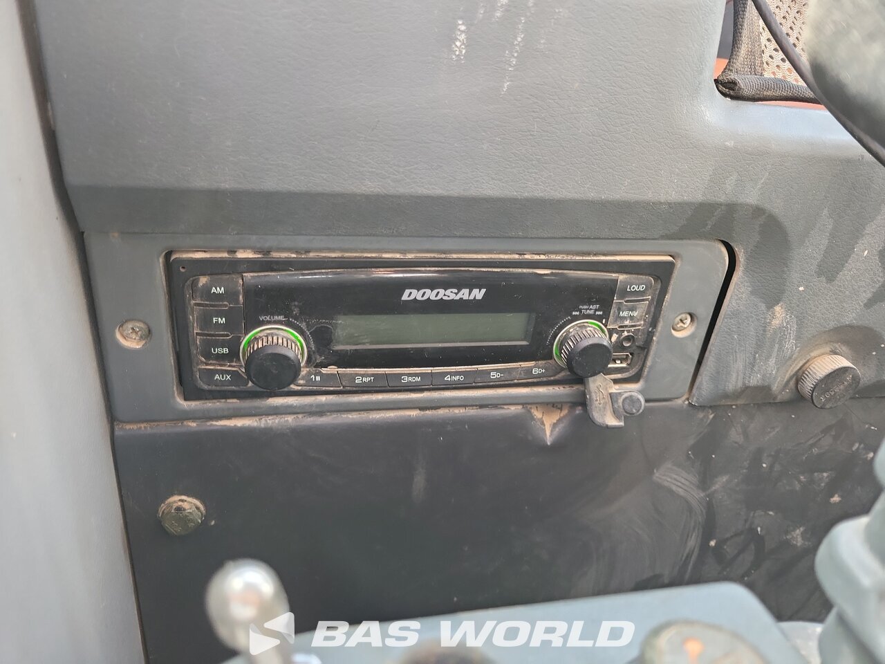 Other : Doosan DX140 LC-5 حفارة مجنزرة