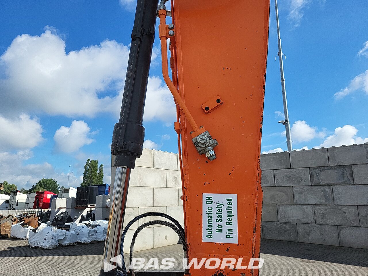 Other : Doosan DX140 LC-5 حفارة مجنزرة