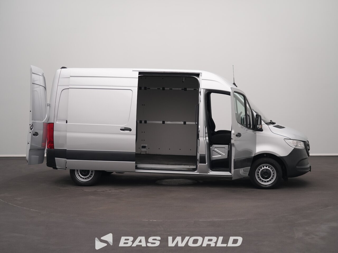 Other : Mercedes Sprinter 215 CDI Suljettu pakettiauto