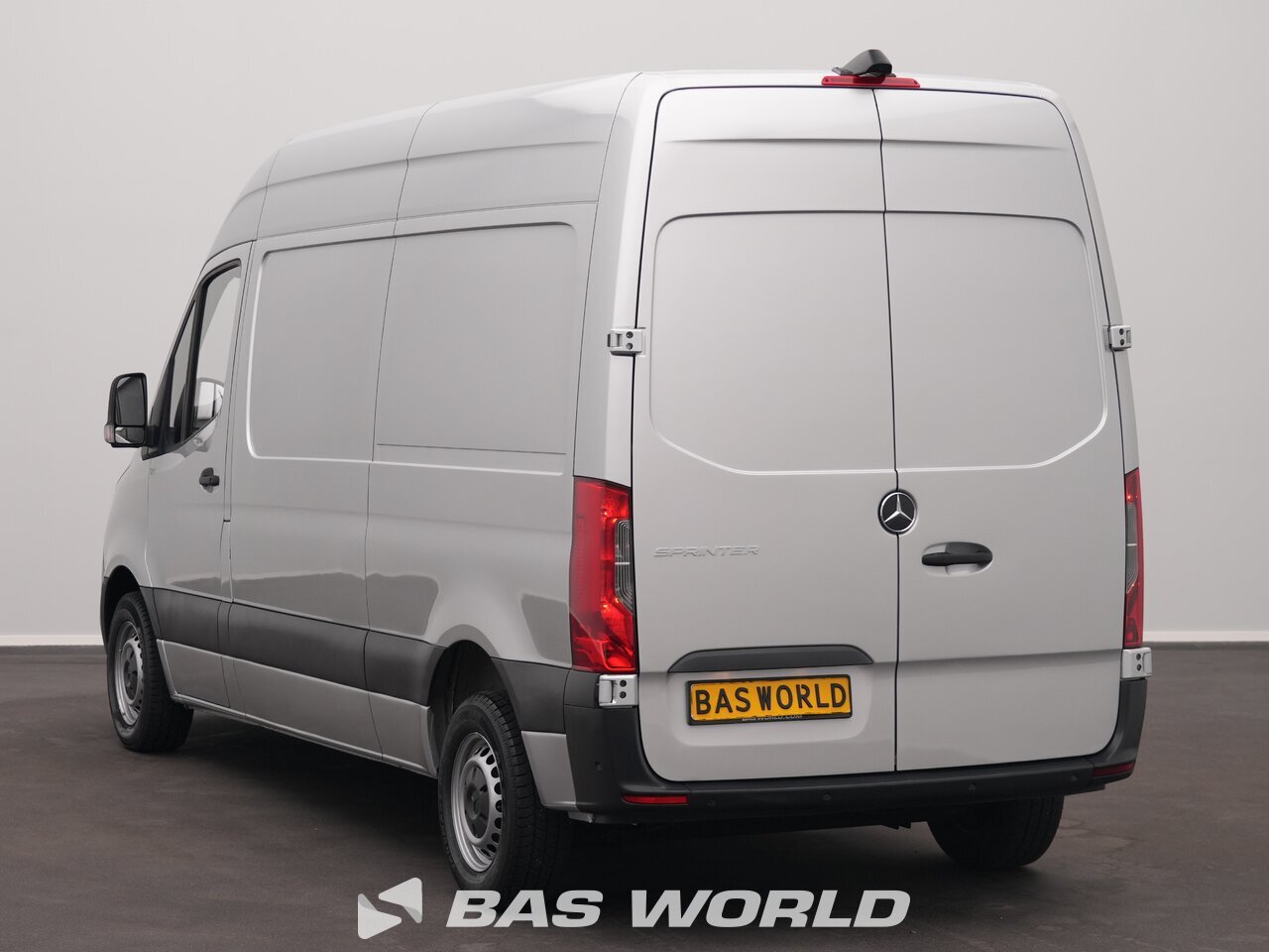Other : Mercedes Sprinter 215 CDI Suljettu pakettiauto