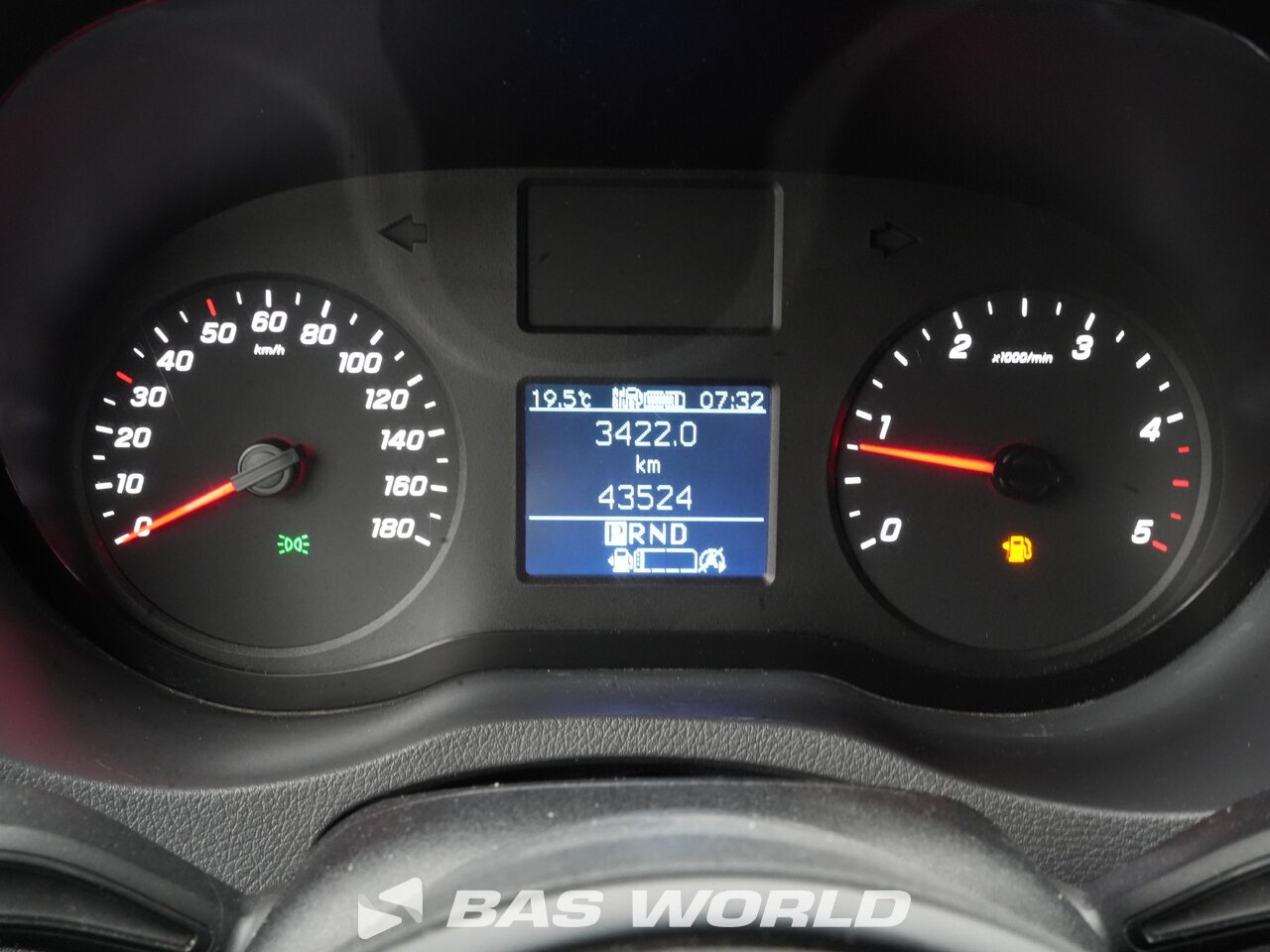 Other : Mercedes Sprinter 215 CDI Suljettu pakettiauto