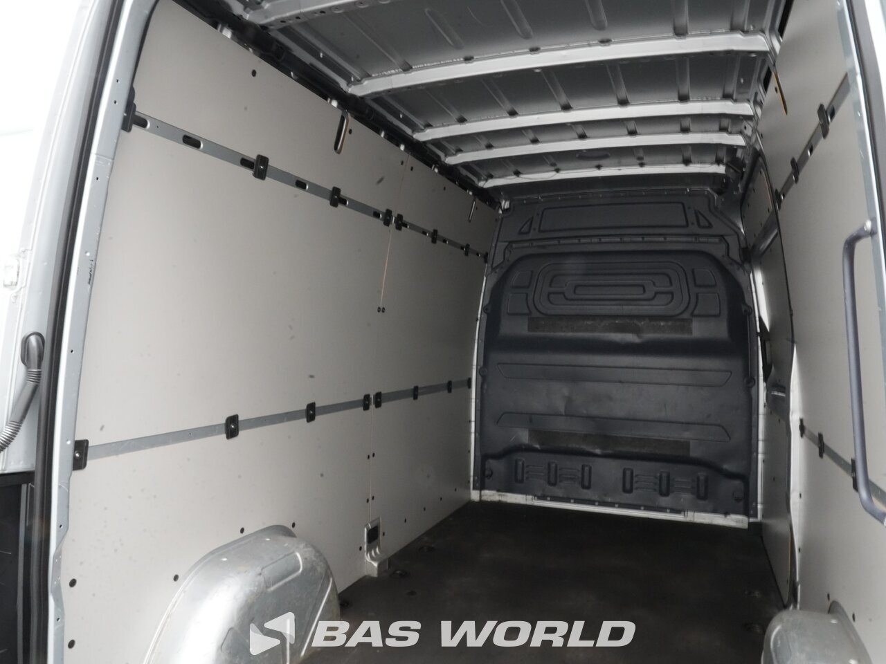 Other : Mercedes Sprinter 215 CDI Suljettu pakettiauto