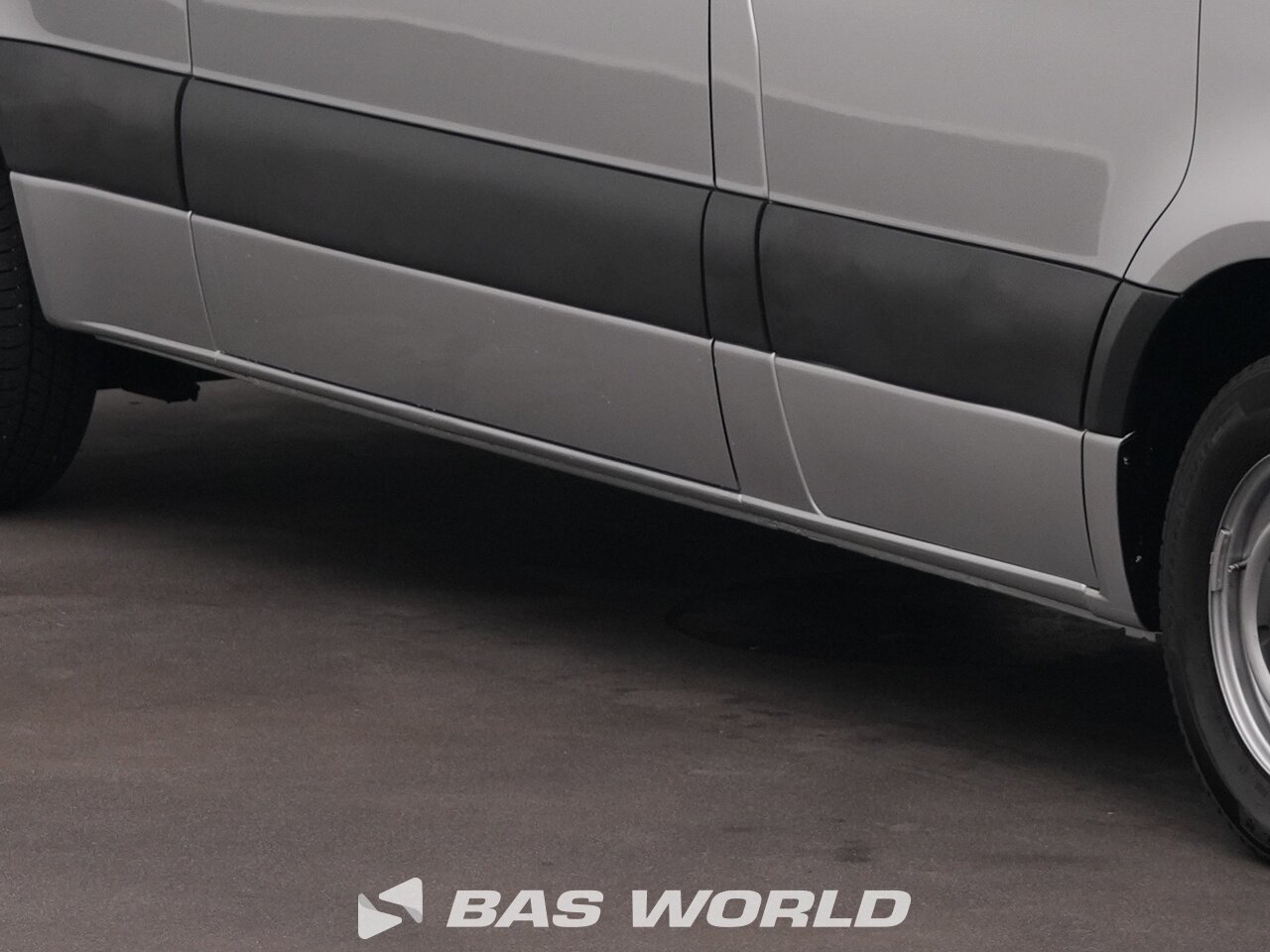 Other : Mercedes Sprinter 215 CDI Suljettu pakettiauto