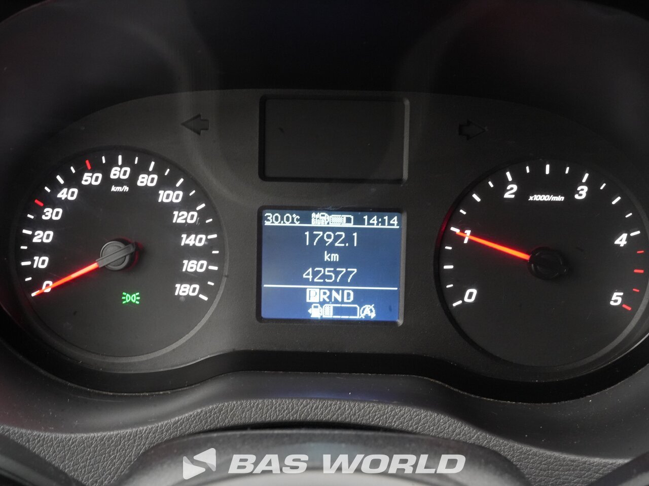 Other : Mercedes Sprinter 215 CDI Closed box van