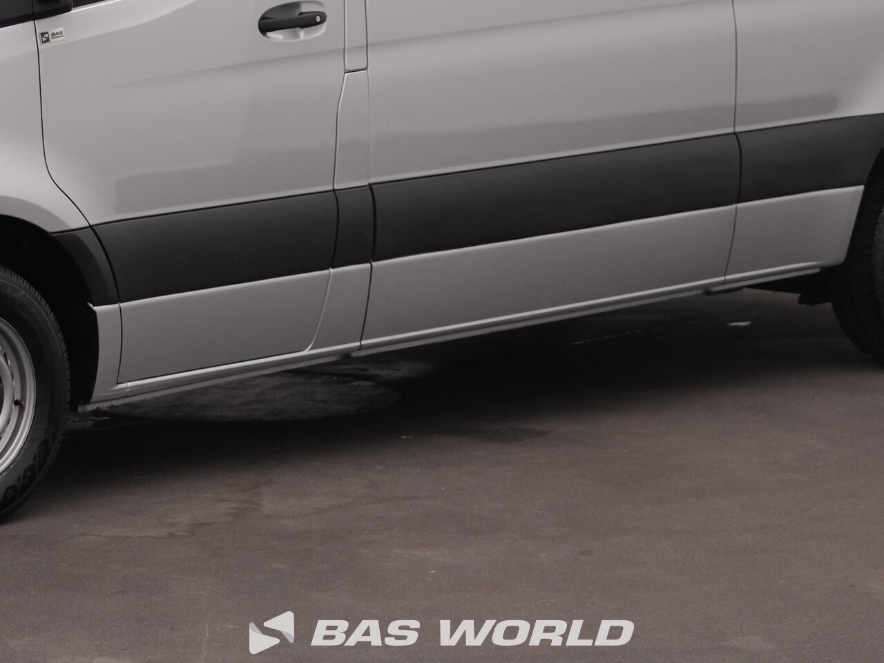 Other : Mercedes Sprinter 215 CDI Closed box van
