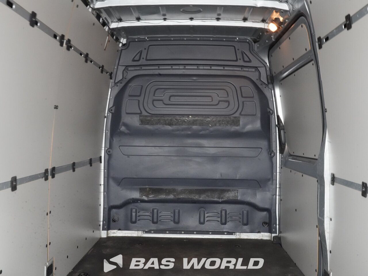 Other : Mercedes Sprinter 215 CDI Closed box van