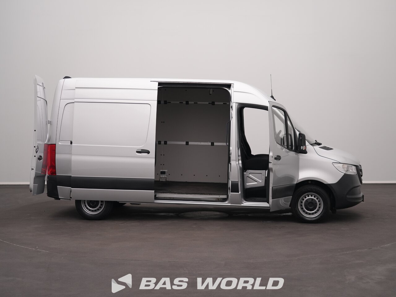 Other : Mercedes Sprinter 215 CDI Closed box van