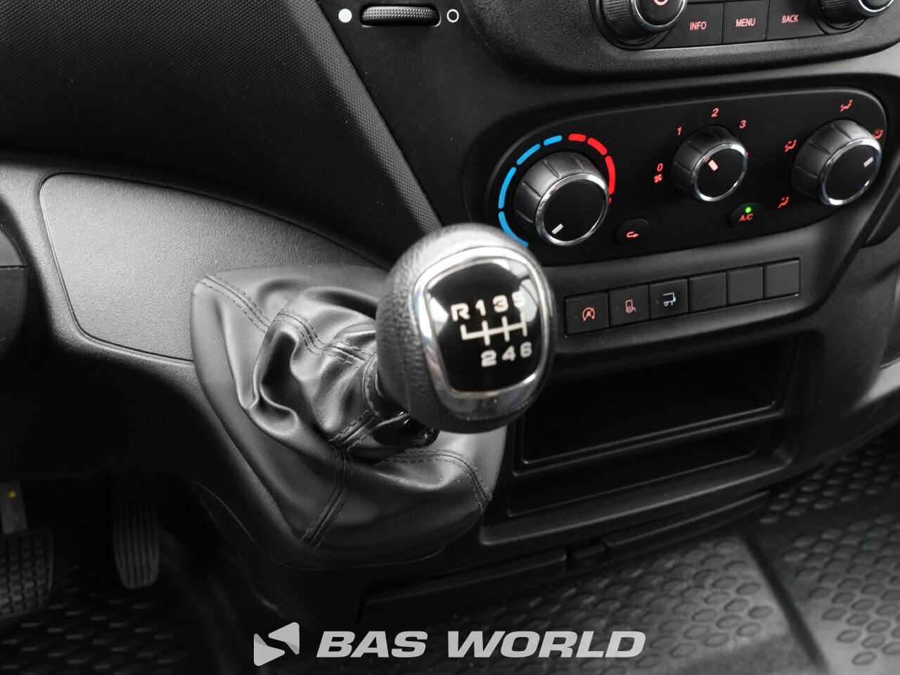 Other : Iveco Daily 35C16 Stängda lastbilskarosser