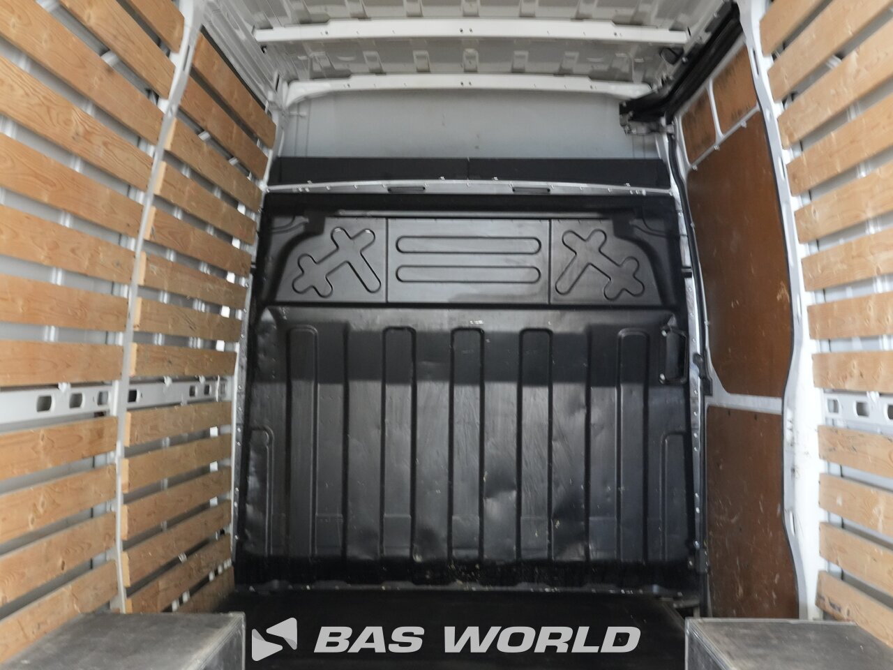 Other : Iveco Daily 35C18 Duba închisă