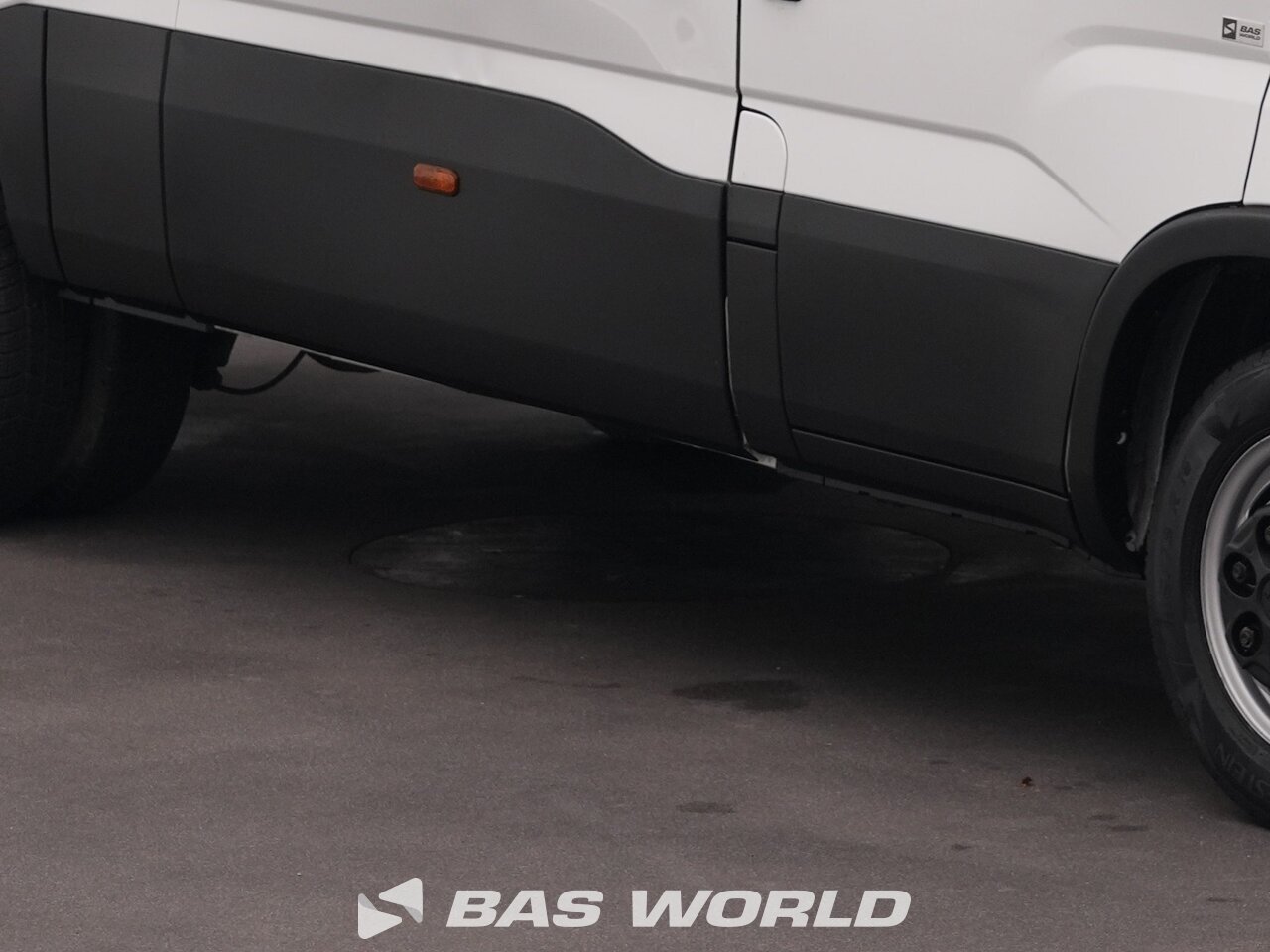 Other : Iveco Daily 35C18 Duba închisă