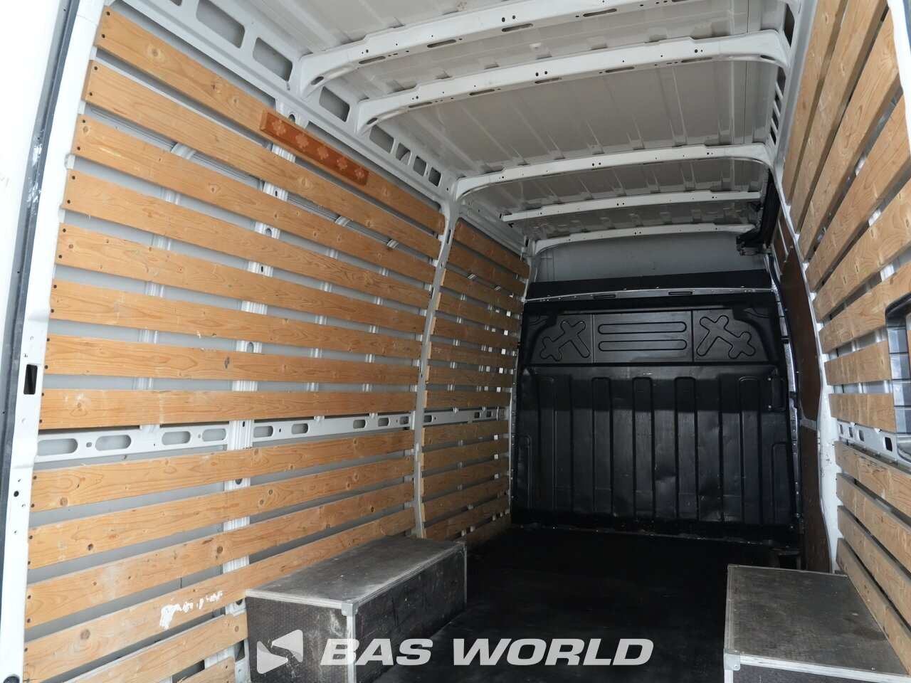 Other : Iveco Daily 35C18 Duba închisă