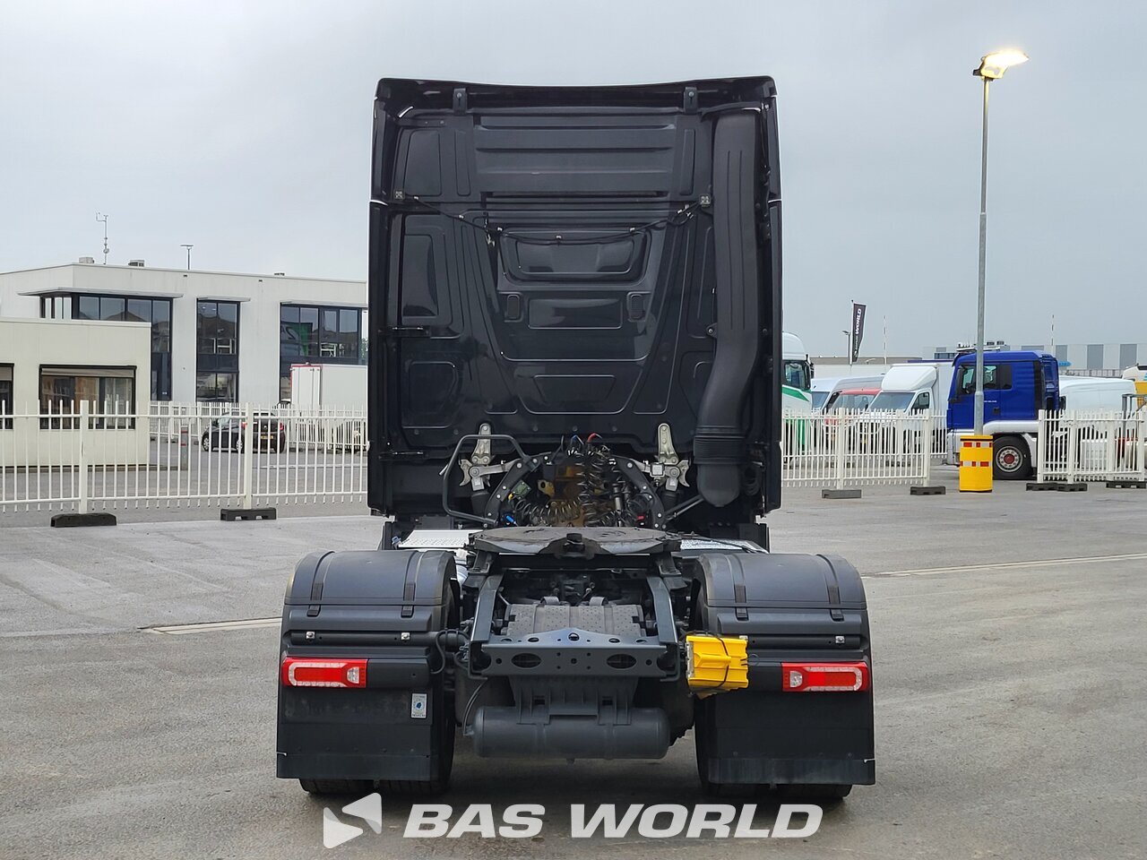 Other : Mercedes Actros L 1858 Vetopöytäauto