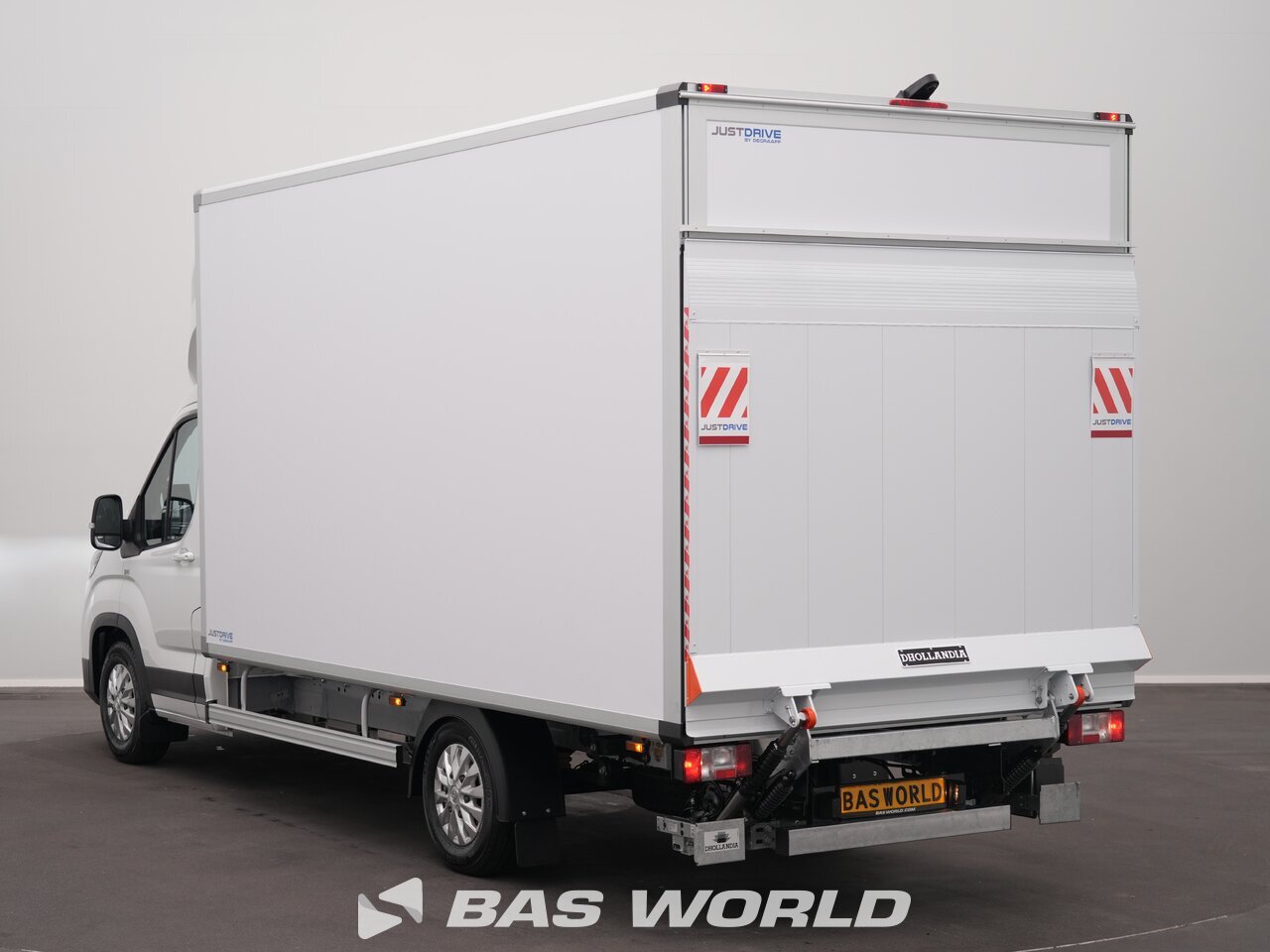 Other : Maxus eDeliver 9 Box body