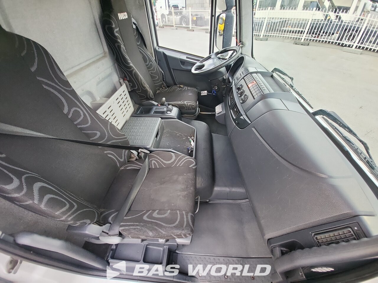 Other : Iveco Eurocargo 75E160 Camión lona corredera