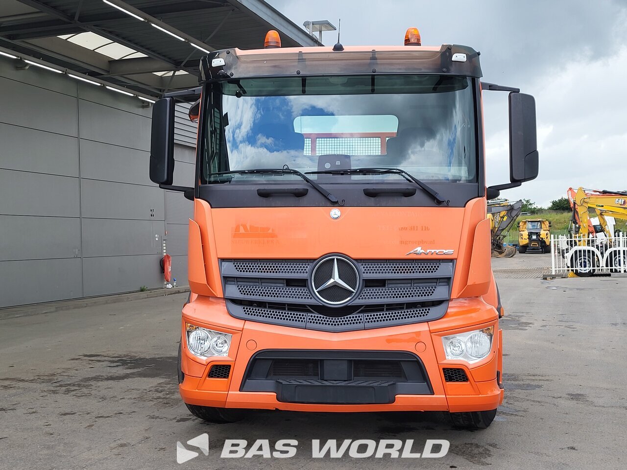 Other : Mercedes Antos 2024 لودر ناقل