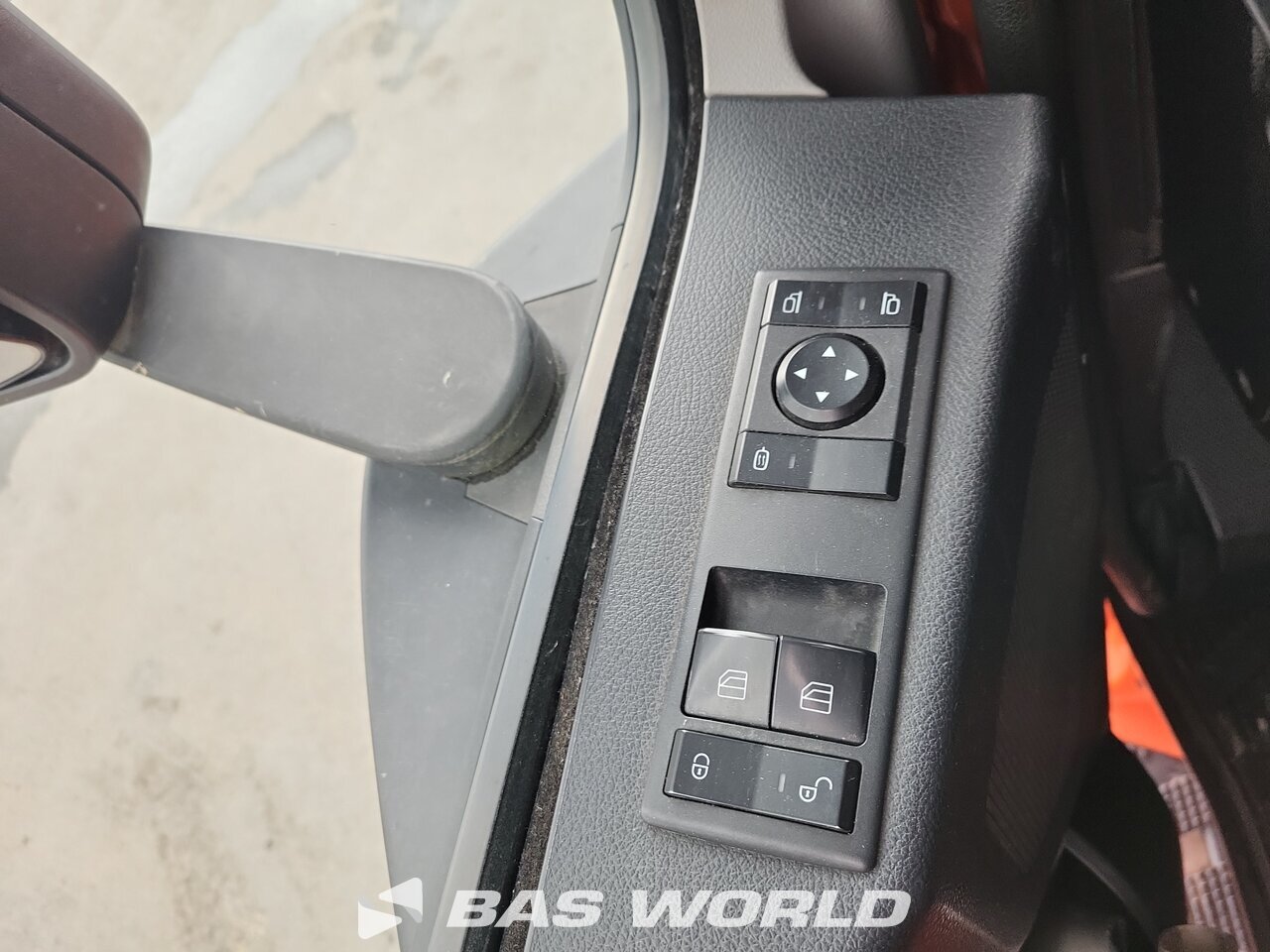 Other : Mercedes Antos 2024 لودر ناقل