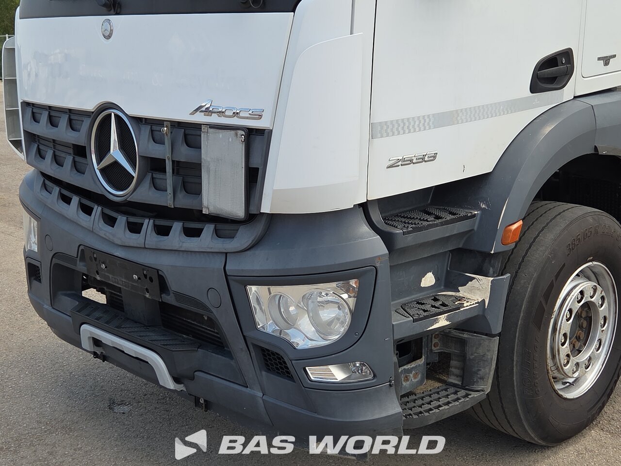 Loading chart Crane : Mercedes Actros 2533 Liftdumper