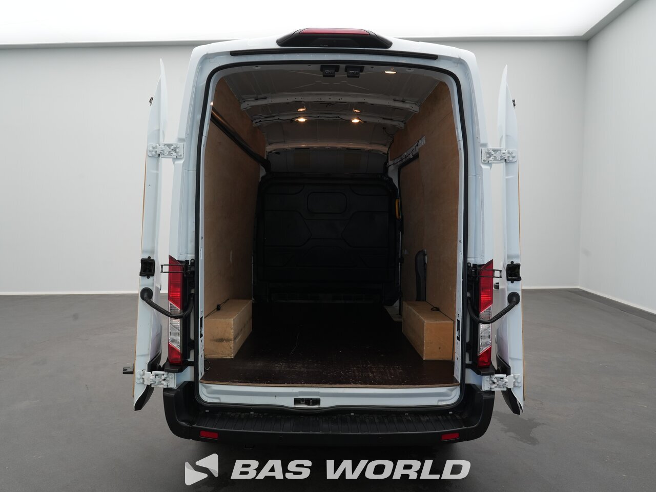 Other : Ford e-Transit 184pk Closed box van