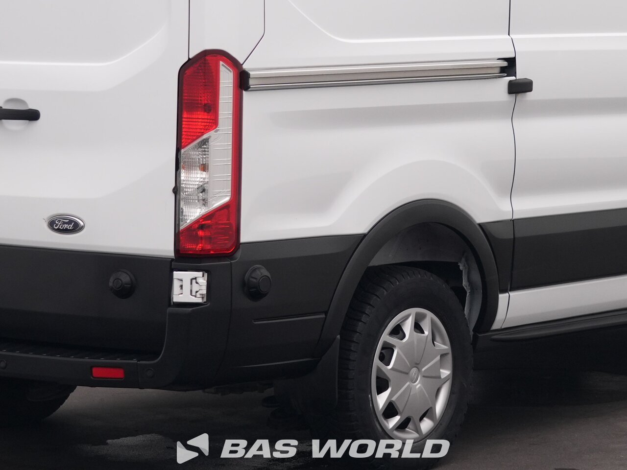 Other : Ford e-Transit 184pk Closed box van