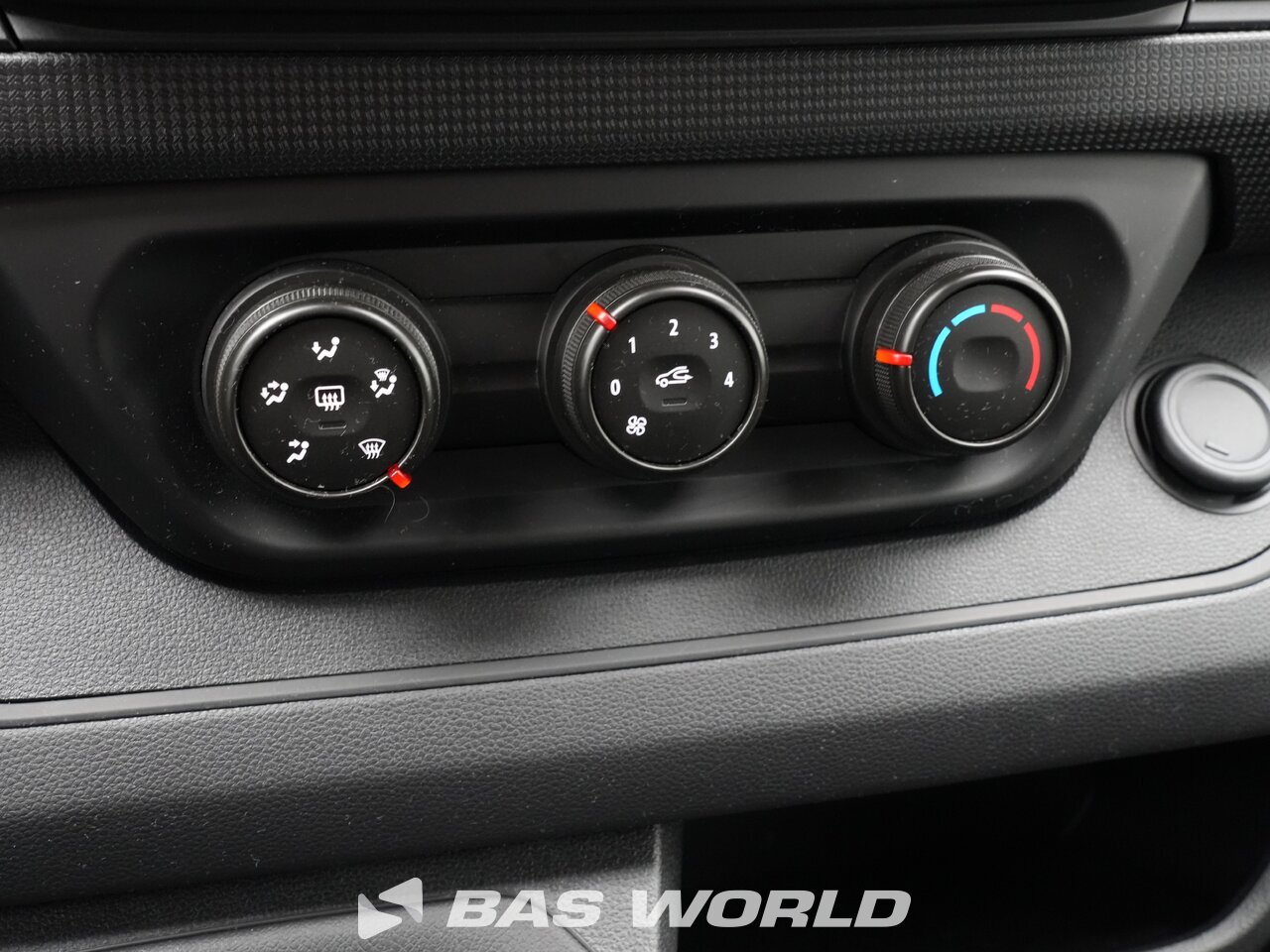Other : Renault Trafic 150pk صندوق مغلق