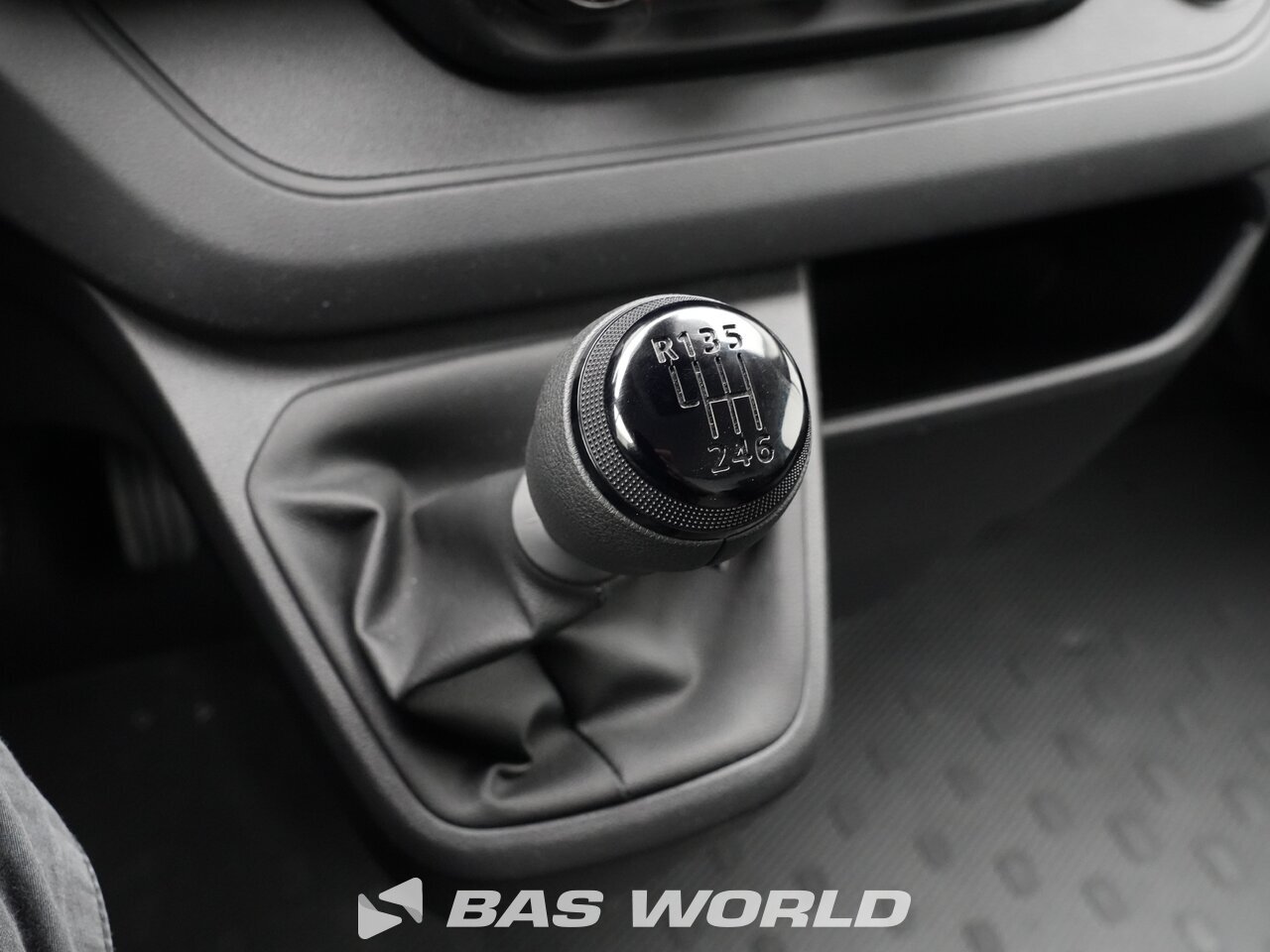 Other : Renault Trafic 150pk صندوق مغلق