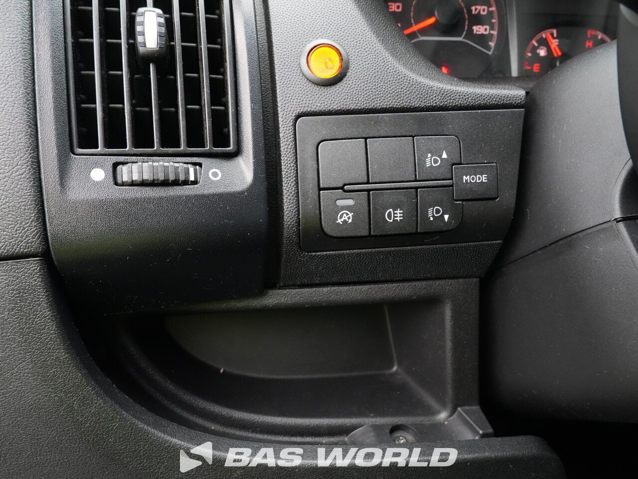 Other : Peugeot Boxer 140PK Lastbiler med lukket kasse