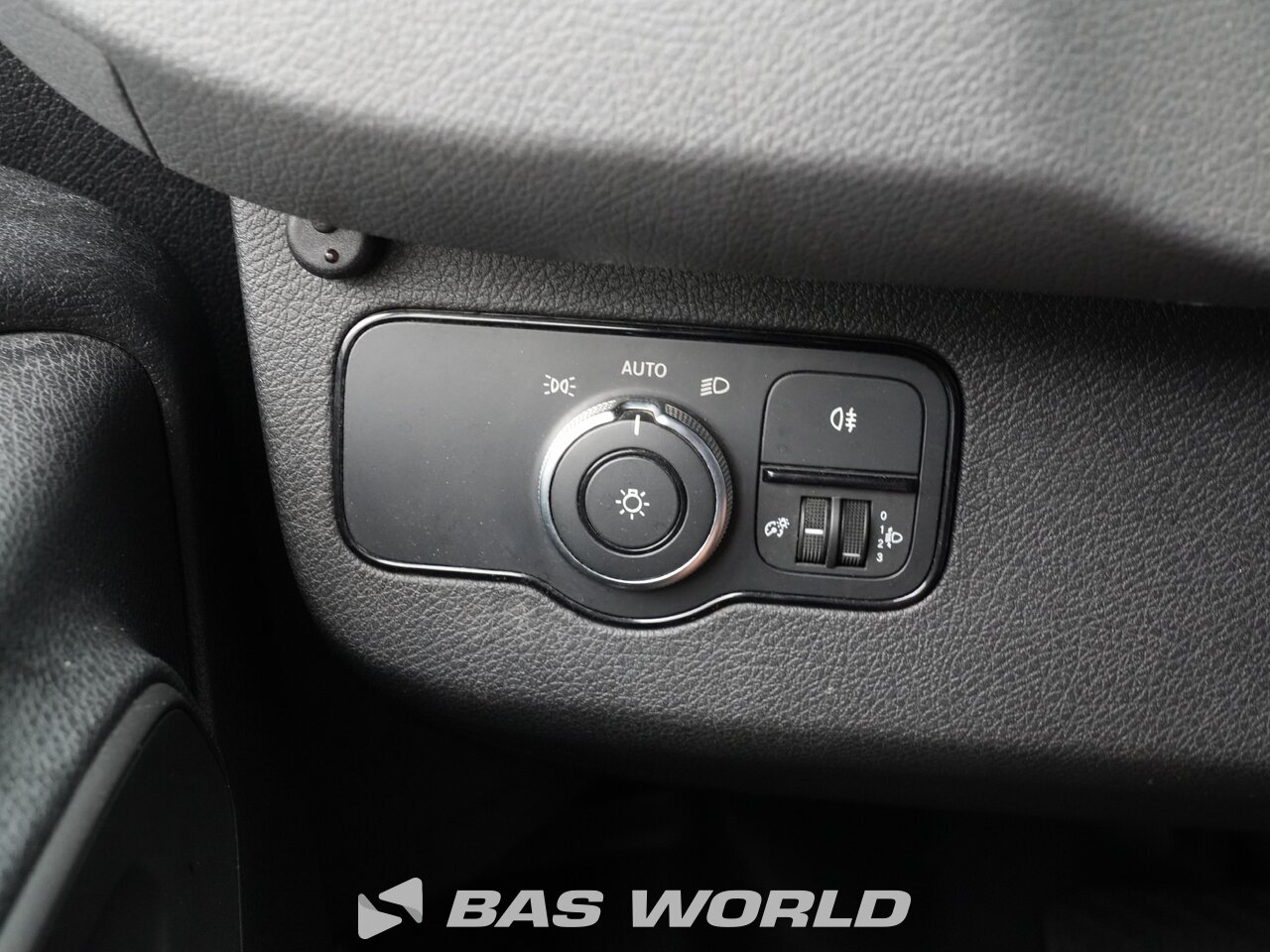Other : Mercedes Sprinter 311 CDI شاحنة خفيفة بصندوق مغلق