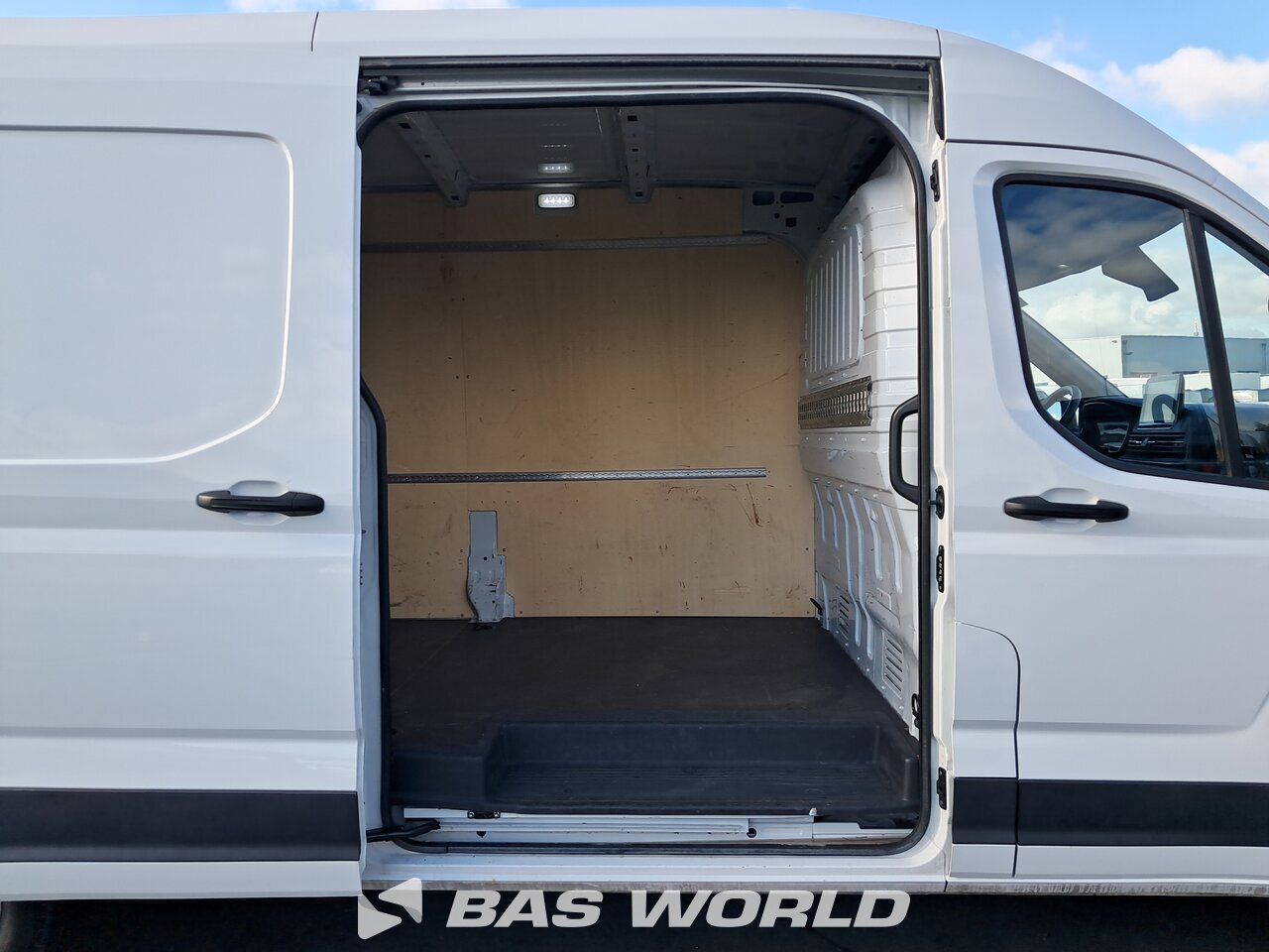 Other : Maxus Deliver 9 Suljettu pakettiauto