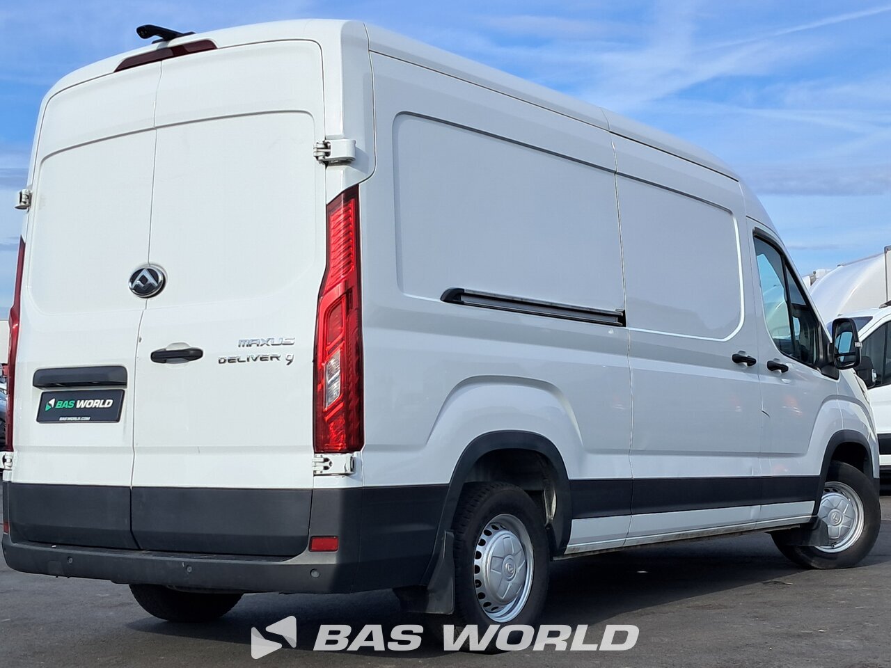 Other : Maxus Closed box van