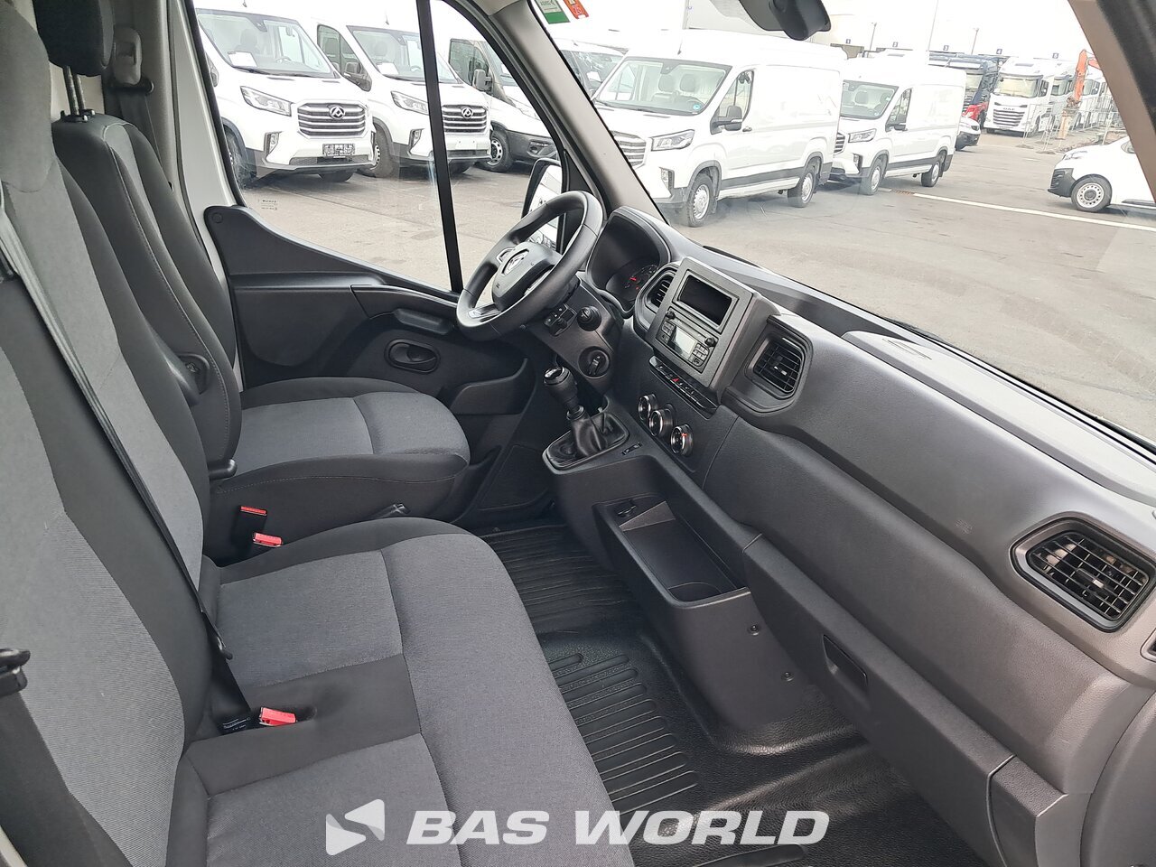 Other : Renault Master 135PK Closed box van