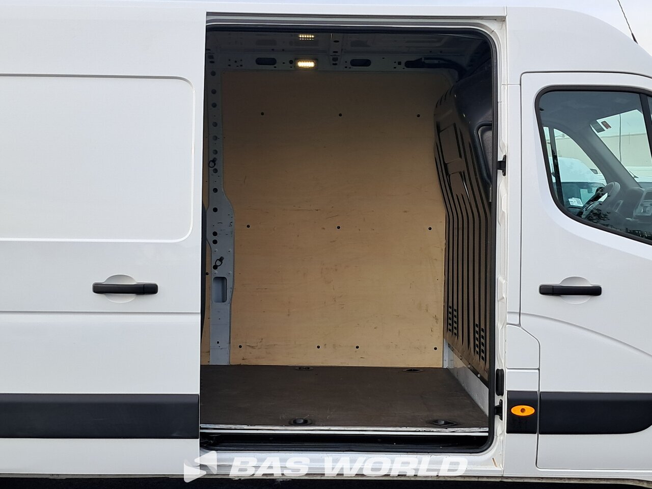 Other : Renault Master 135PK Closed box van