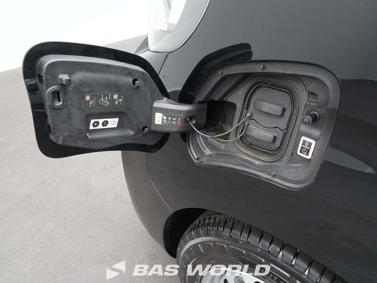Other : Peugeot e-Expert شاحنة خفيفة بصندوق مغلق