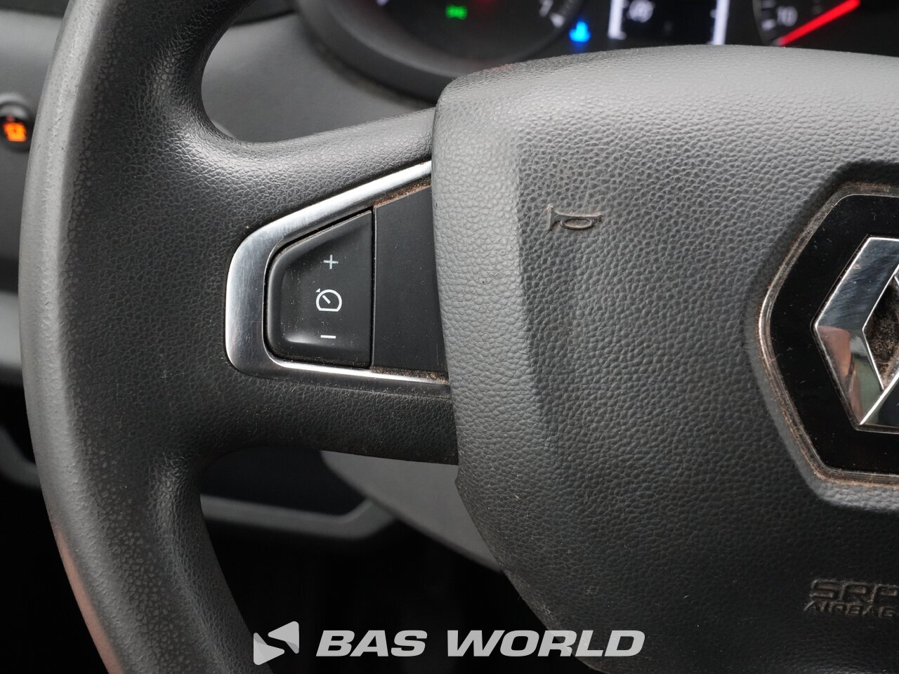 Other : Renault مفتوح