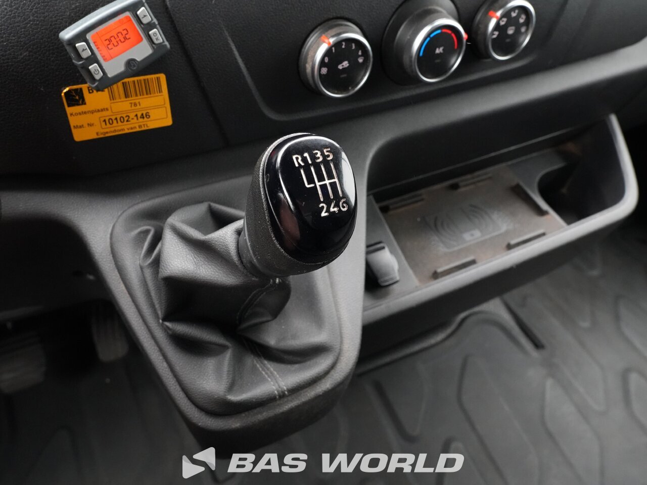 Other : Renault مفتوح