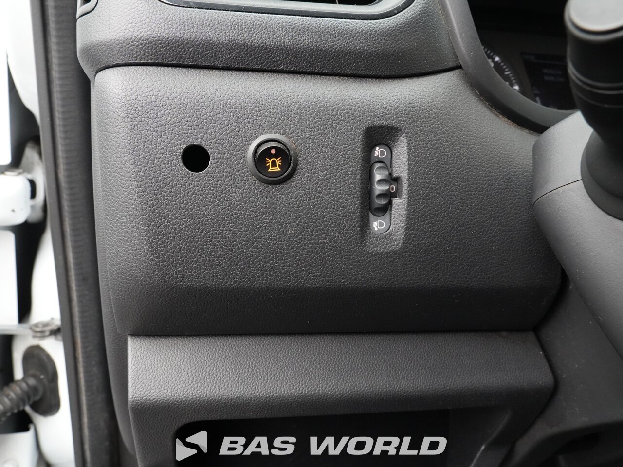 Other : Renault مفتوح