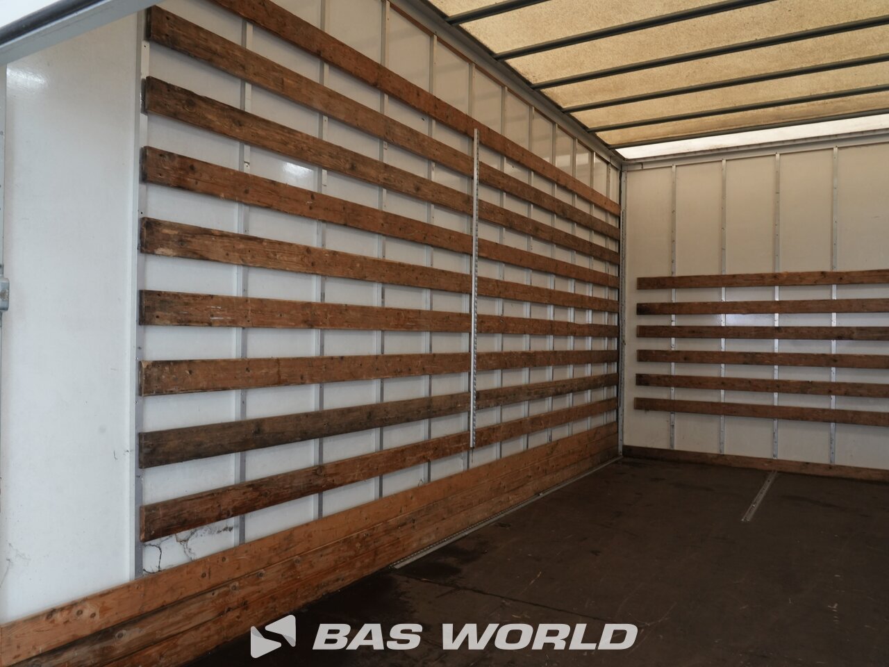 Other : Mercedes Sprinter 311 CDI Stängda lastbilskarosser