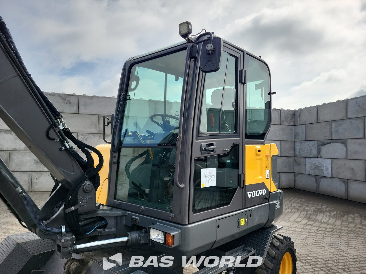 Other : Volvo EW60 E Excavator cu roți