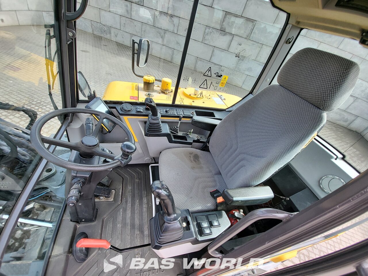 Other : Volvo EW60 E Excavator cu roți