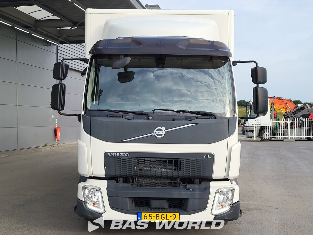 Other : Volvo FL 210 Box body truck