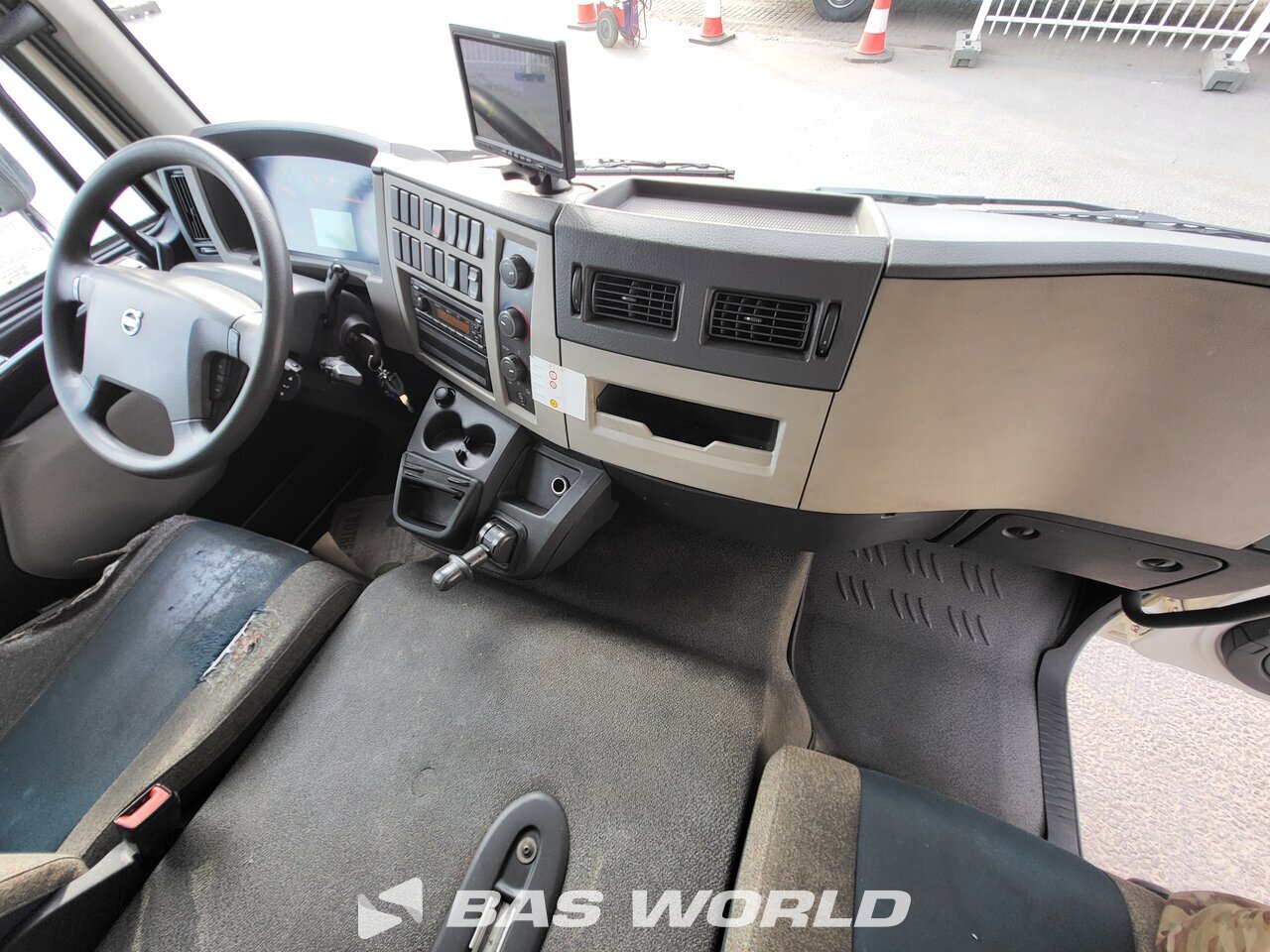 Other : Volvo FL 210 Box body truck