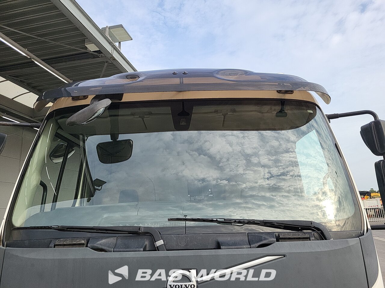 Other : Volvo FL 210 Box body truck